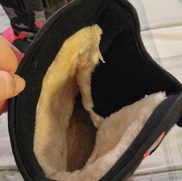 Big kid size 5 Mishansha snow boot - Picture 7 of 15